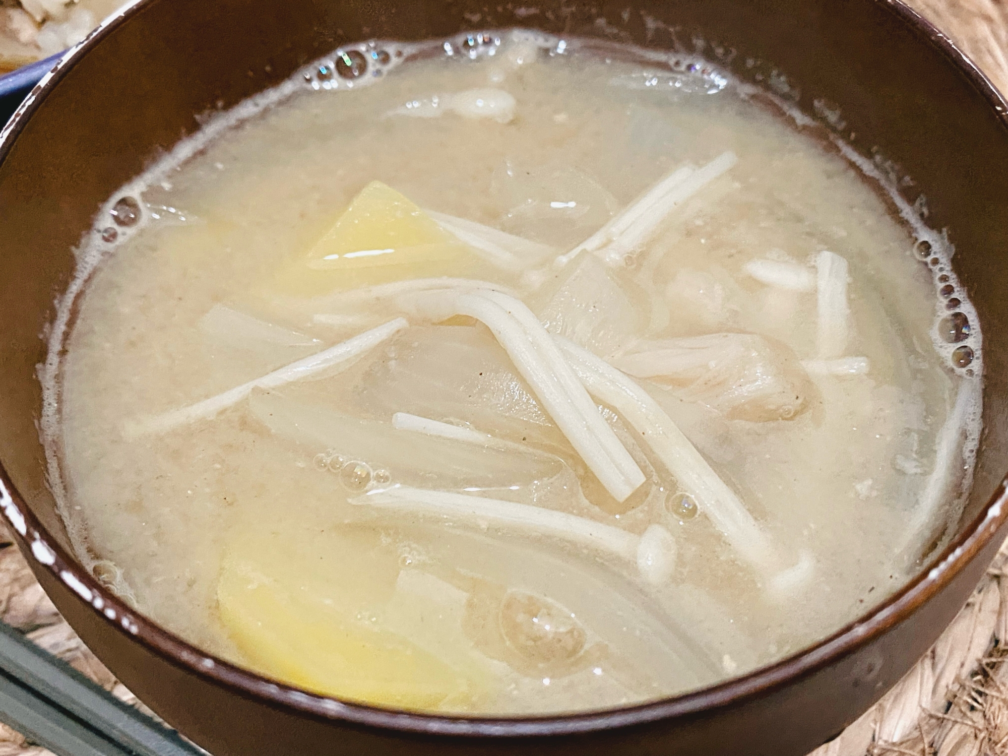◯⚪じゃがいもとえのきの味噌汁⚪◯