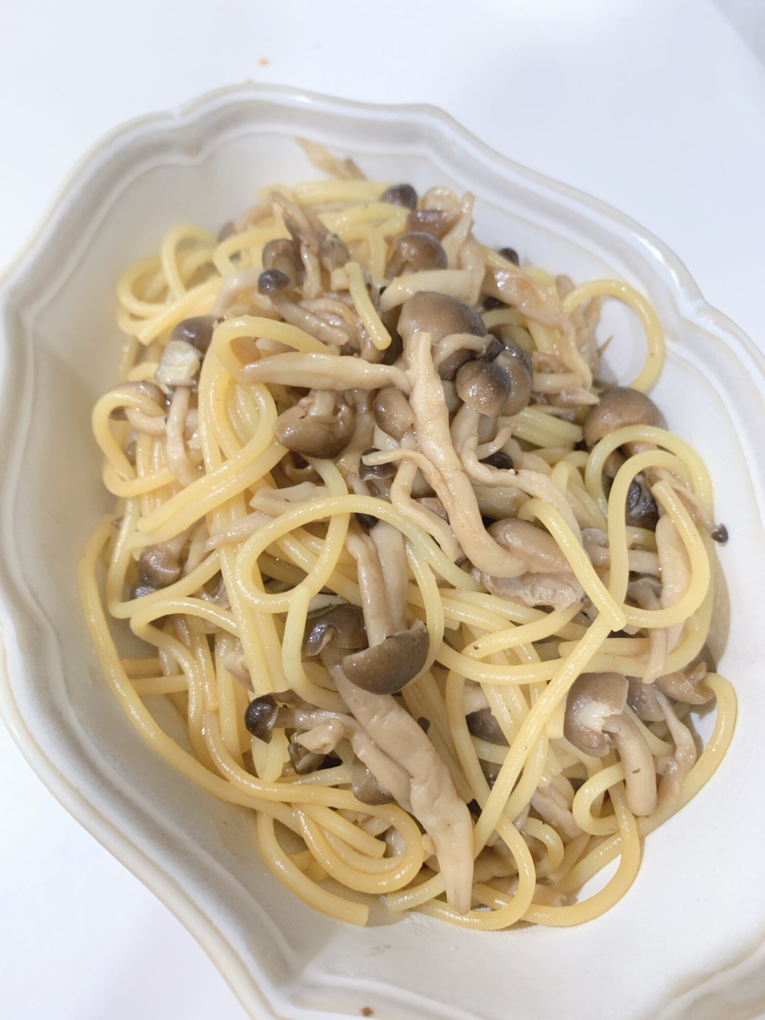 にんにく香るしめじパスタ レシピ・作り方 by ポンポネ ⚮̈ - 楽天レシピ