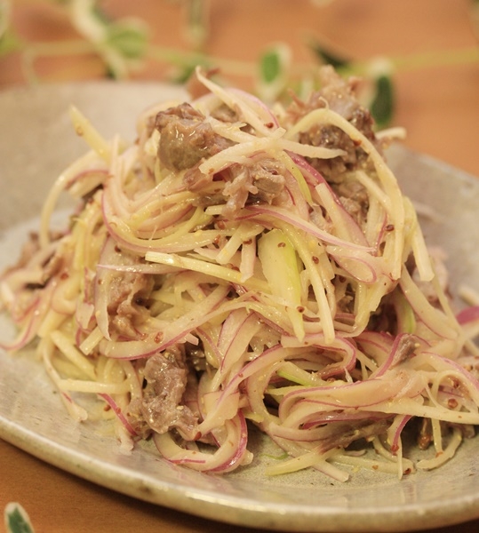 牛スネ肉と香味野菜のサラダ