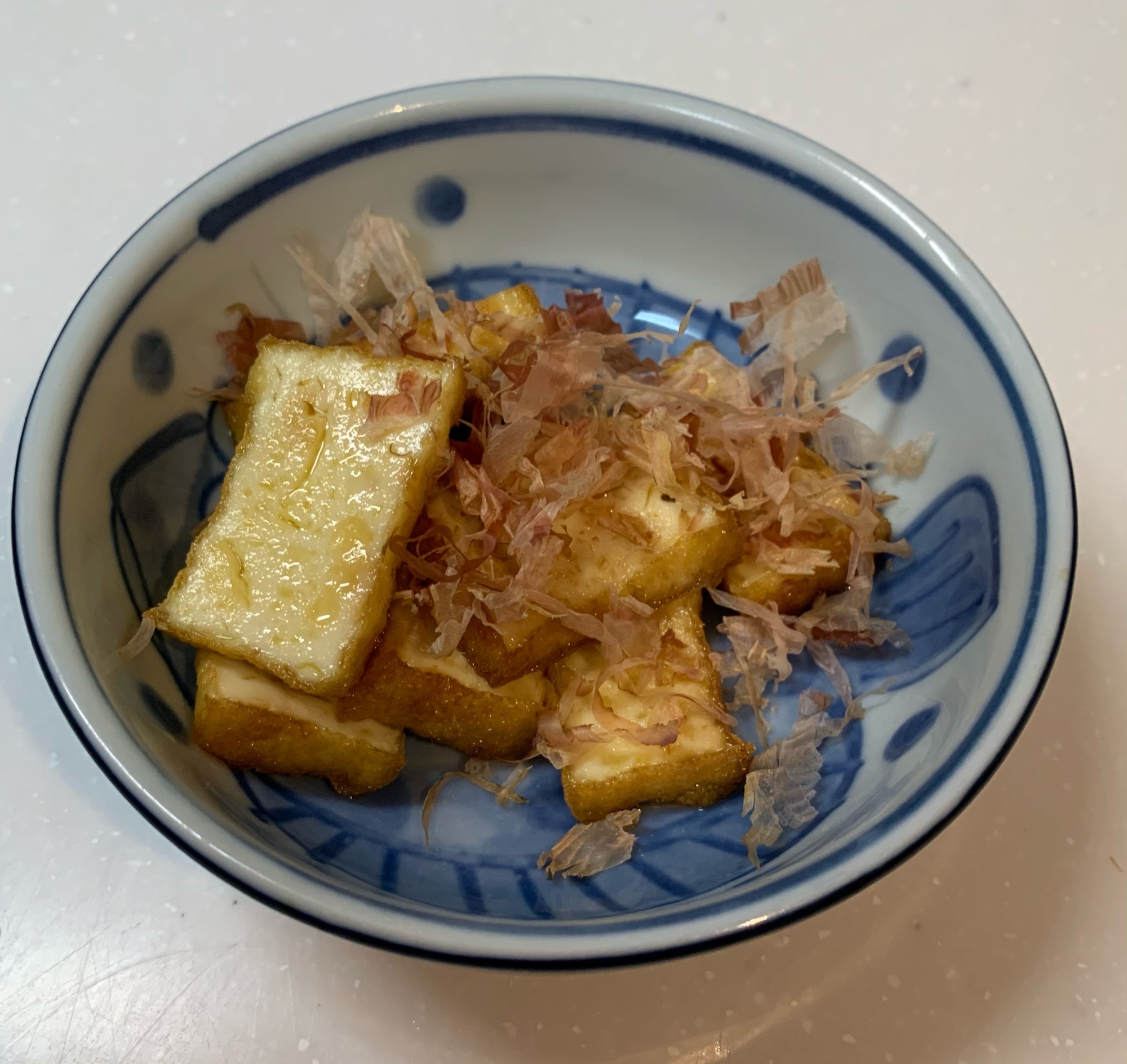 日本酒のおつまみ　焼き厚揚げ　花鰹で