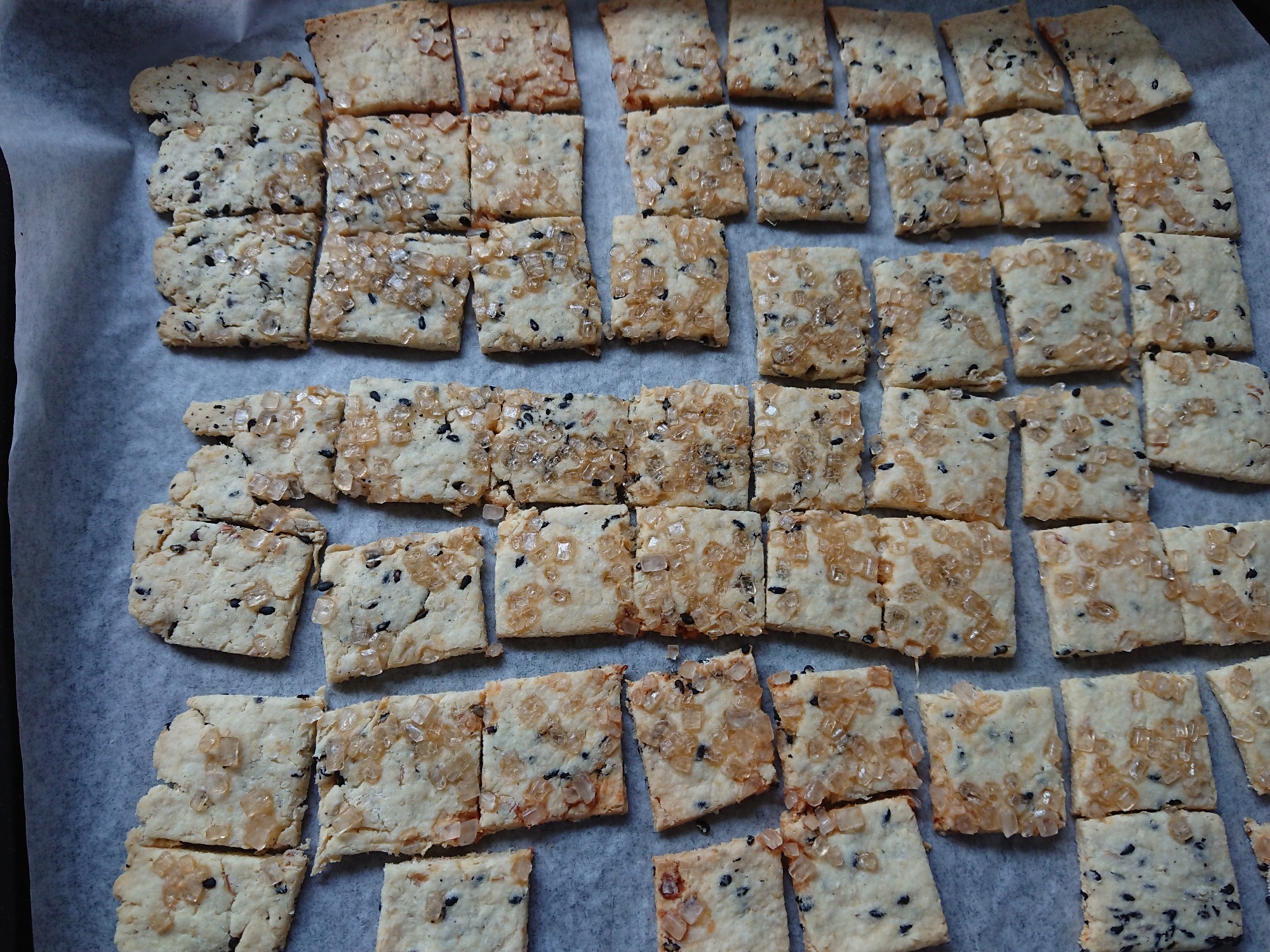 ビニール袋でズボラ生おからの簡単胡麻ざらめクッキー