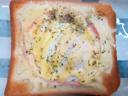 ハムと卵とチーズトースト