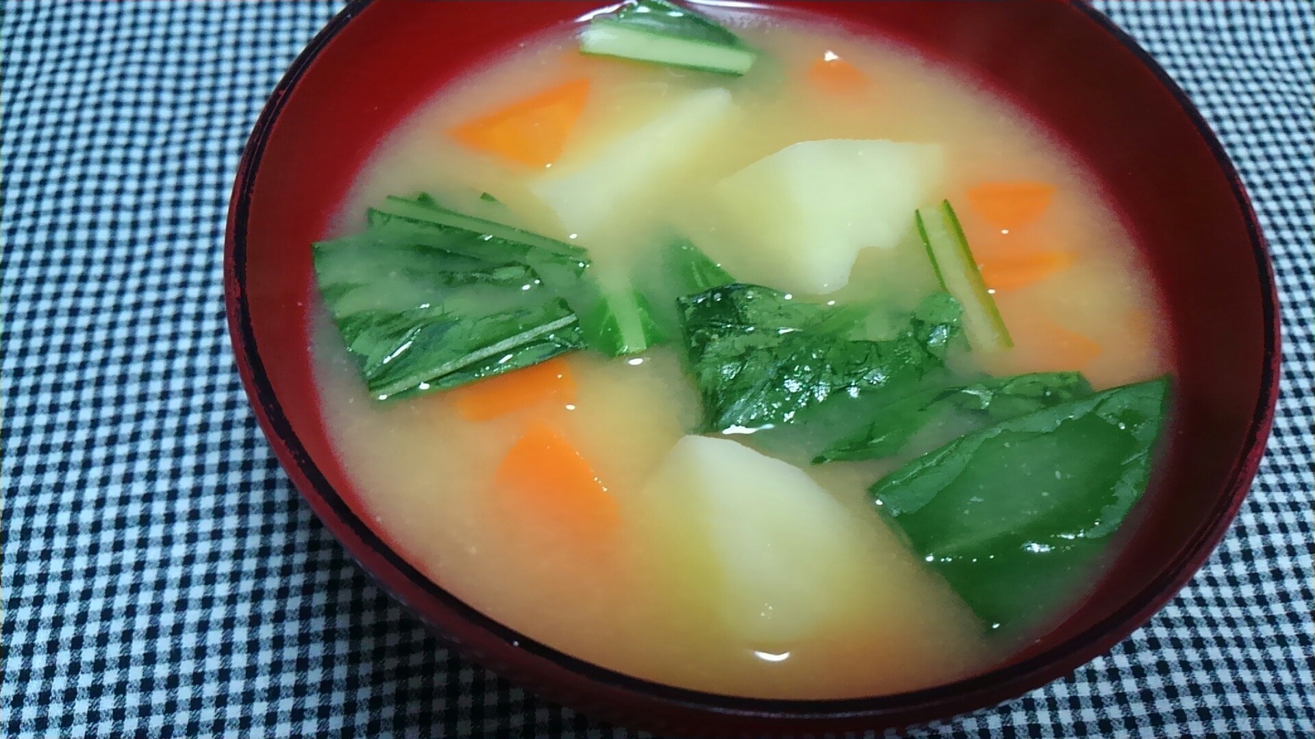にんじんの味噌汁