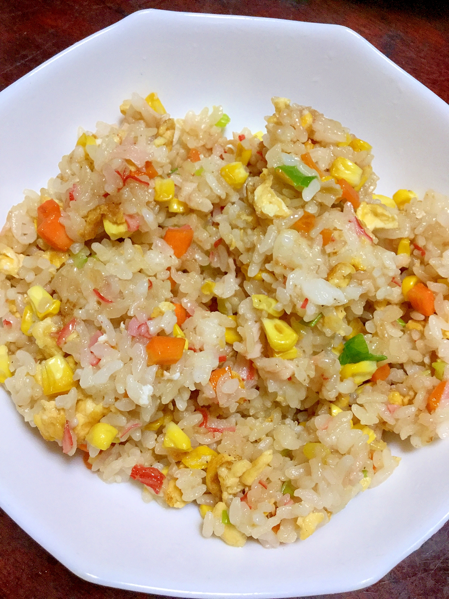 とうもろこしとカニカマと野菜のチャーハン。