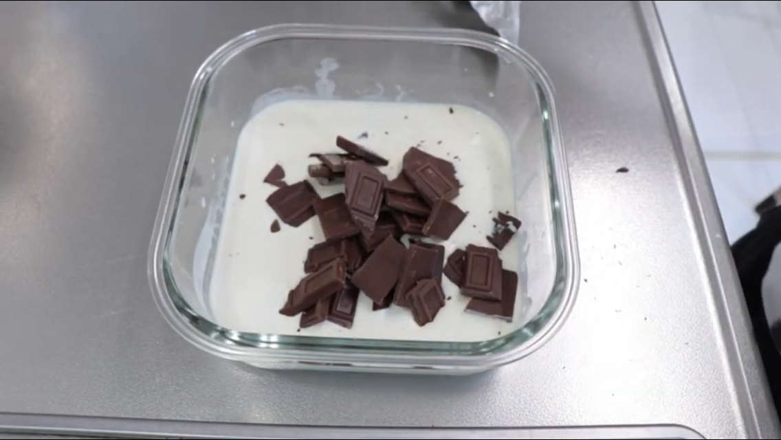 炊飯器で濃厚チョコレートケーキ レシピ 作り方 By たけ民キッチン 楽天レシピ