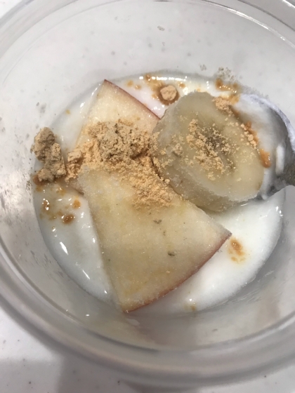 バナナとりんごときな粉のヨーグルト