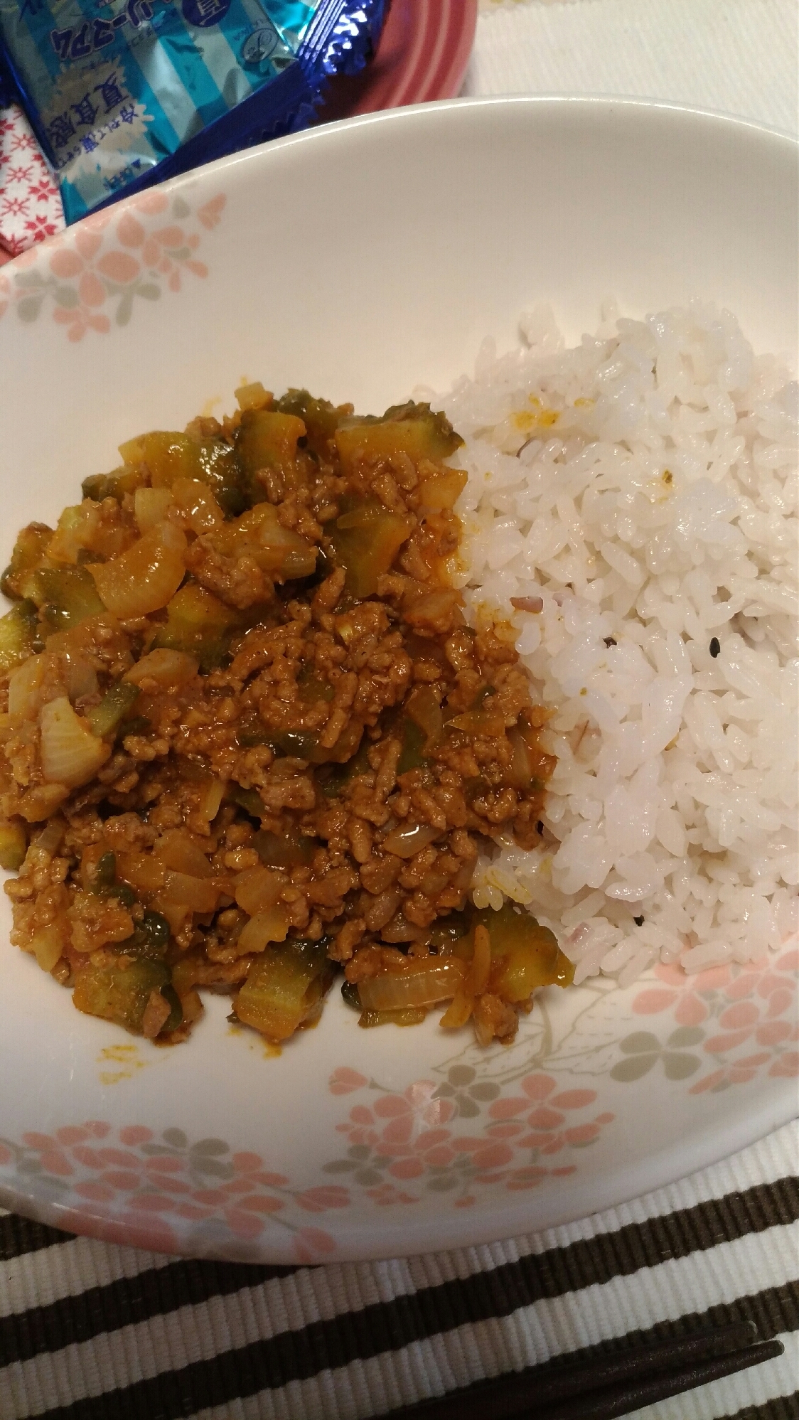 夏にピッタリ！ゴーヤのキーマカレー