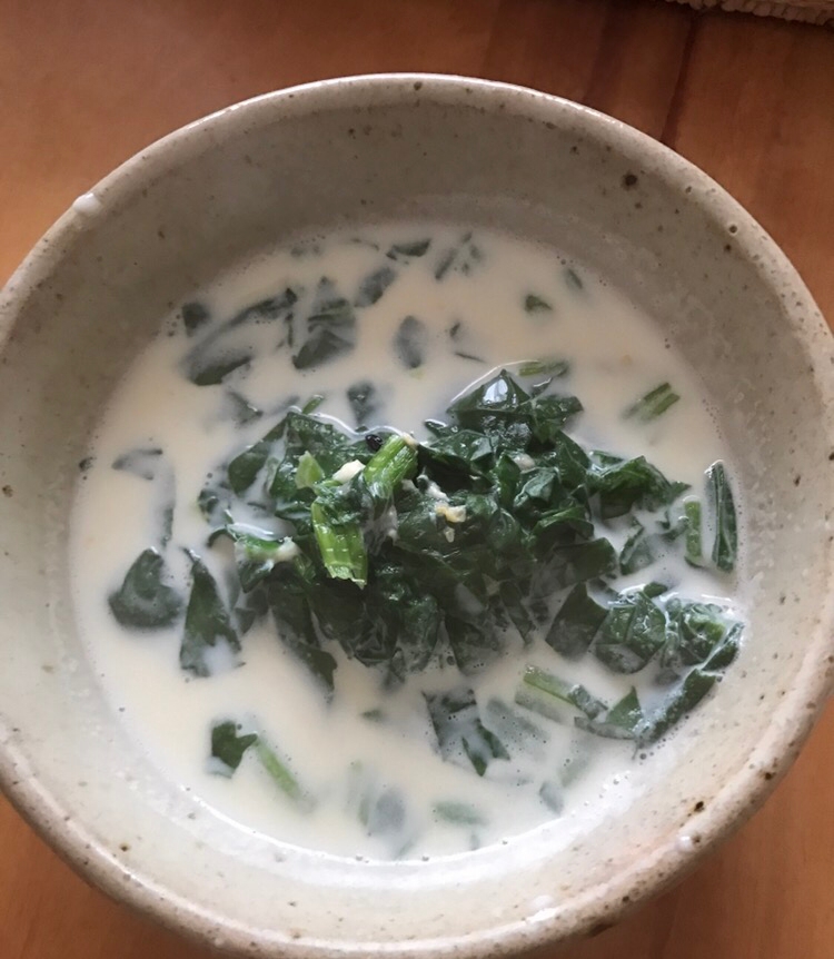 よもぎ餅とほうれん草の豆乳雑煮