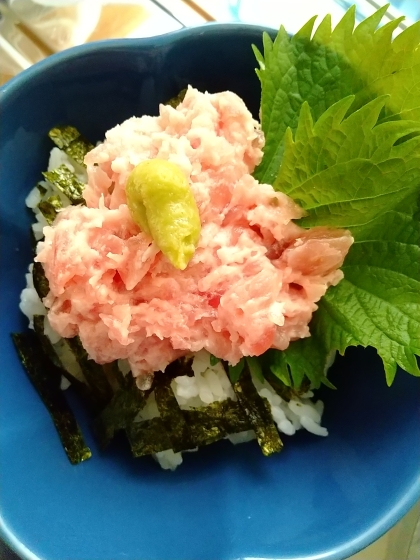 まぐろのトロたたき丼