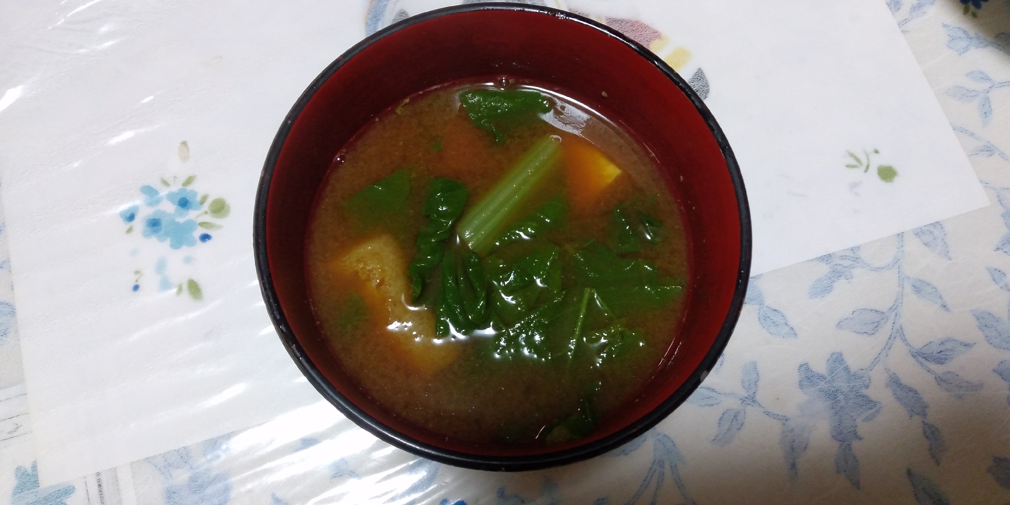 白菜、油揚げ、豆腐入りの、お味噌汁！