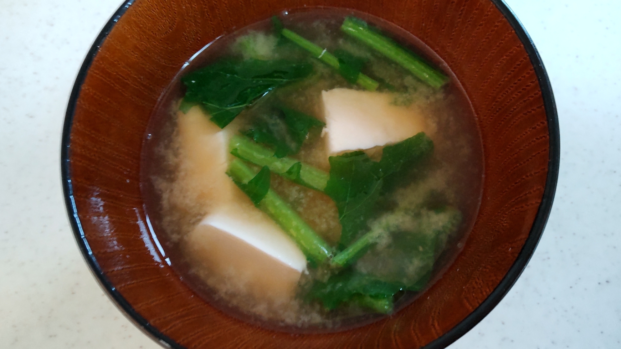 豆腐とかぶの葉のお味噌汁