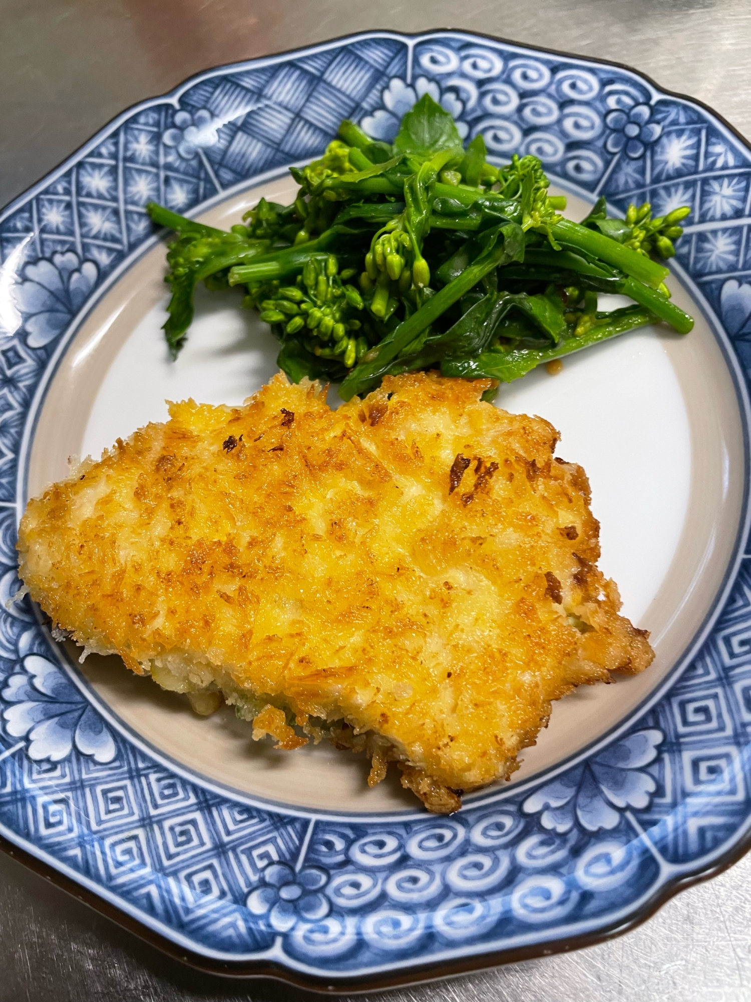 鶏むね肉の大葉とチーズの挟み揚げ