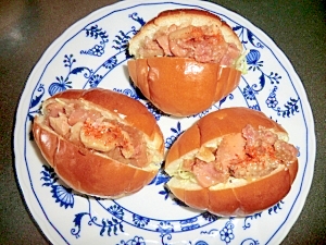 焼き鳥ロールパンサンド