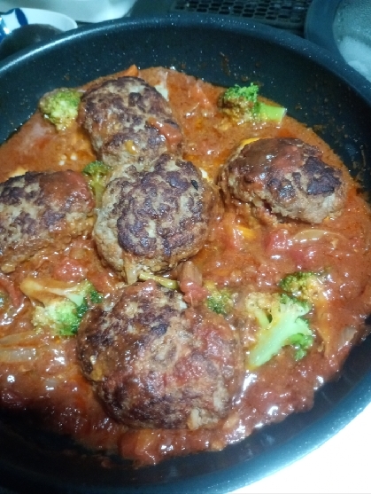 トマトの煮込みハンバーグ