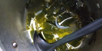 豆腐とわかめのコンソメスープ