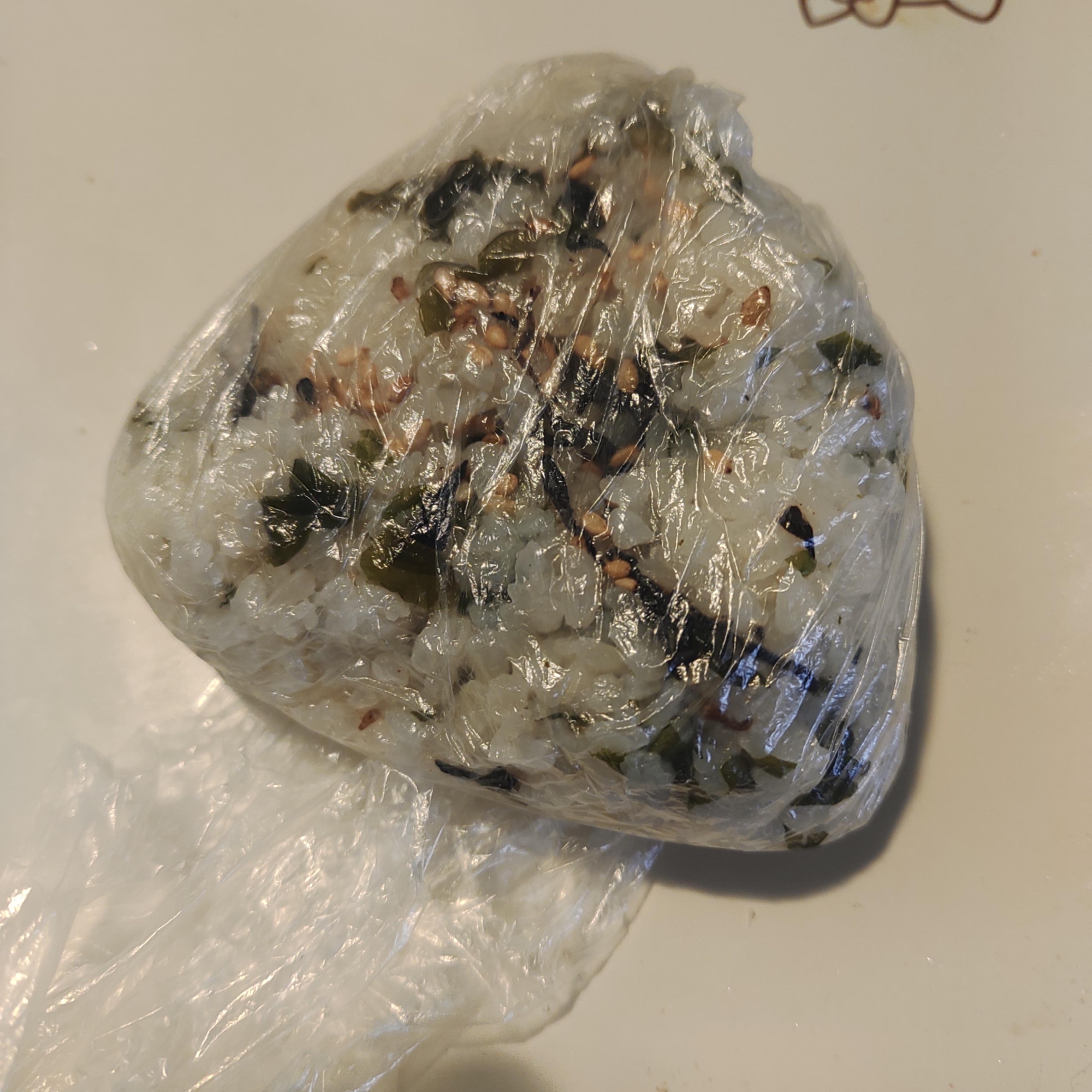 わかめとひじき、ごまのおにぎり
