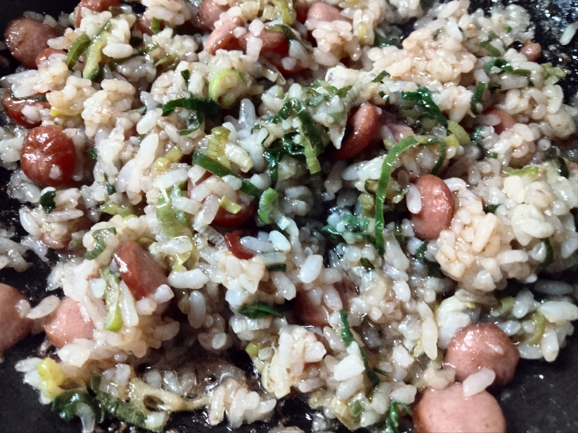 ウインナー とネギのとんかつソース ご飯 炒め