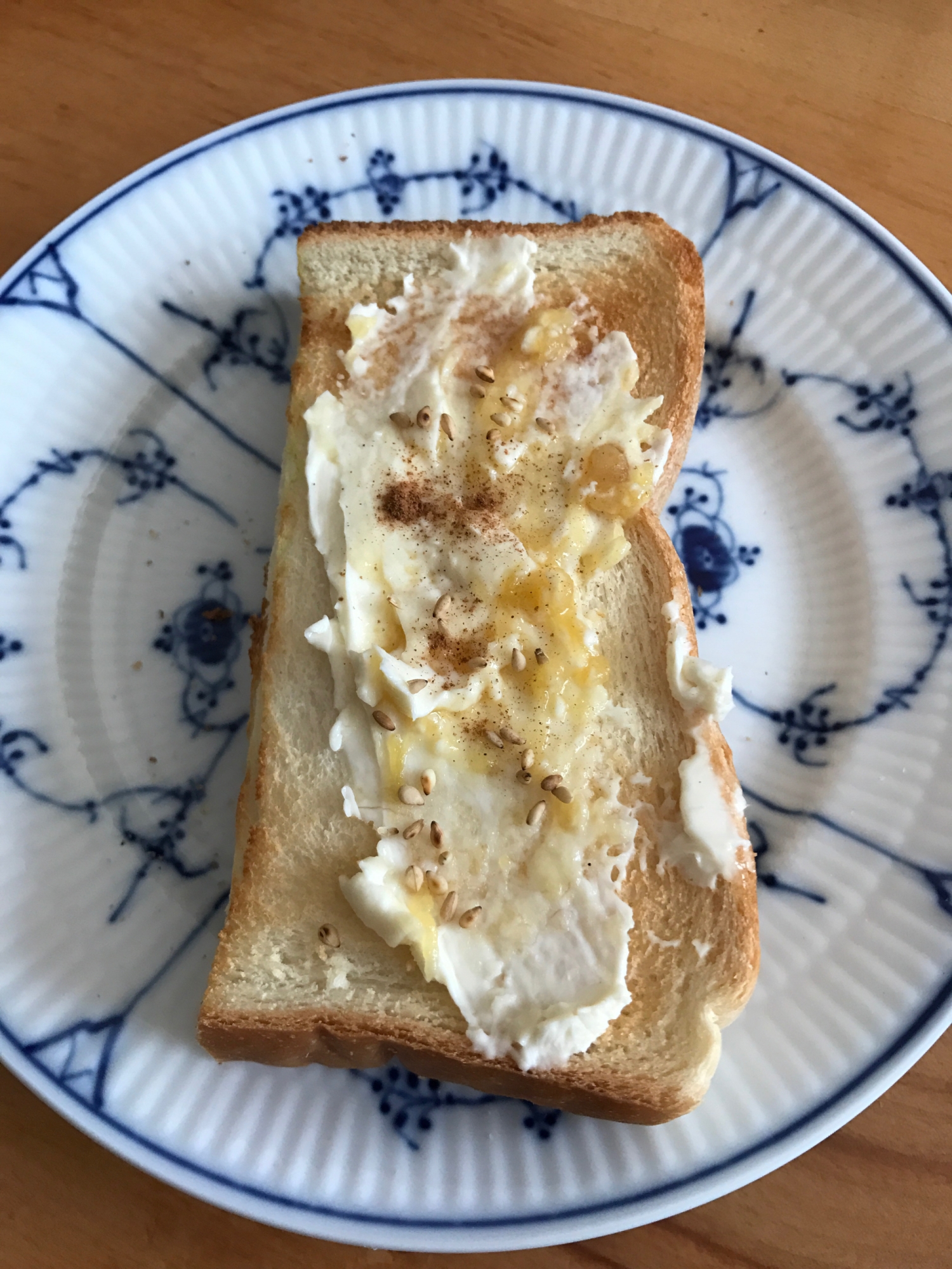 安納芋の焼きジャムとクリームチーズのトースト