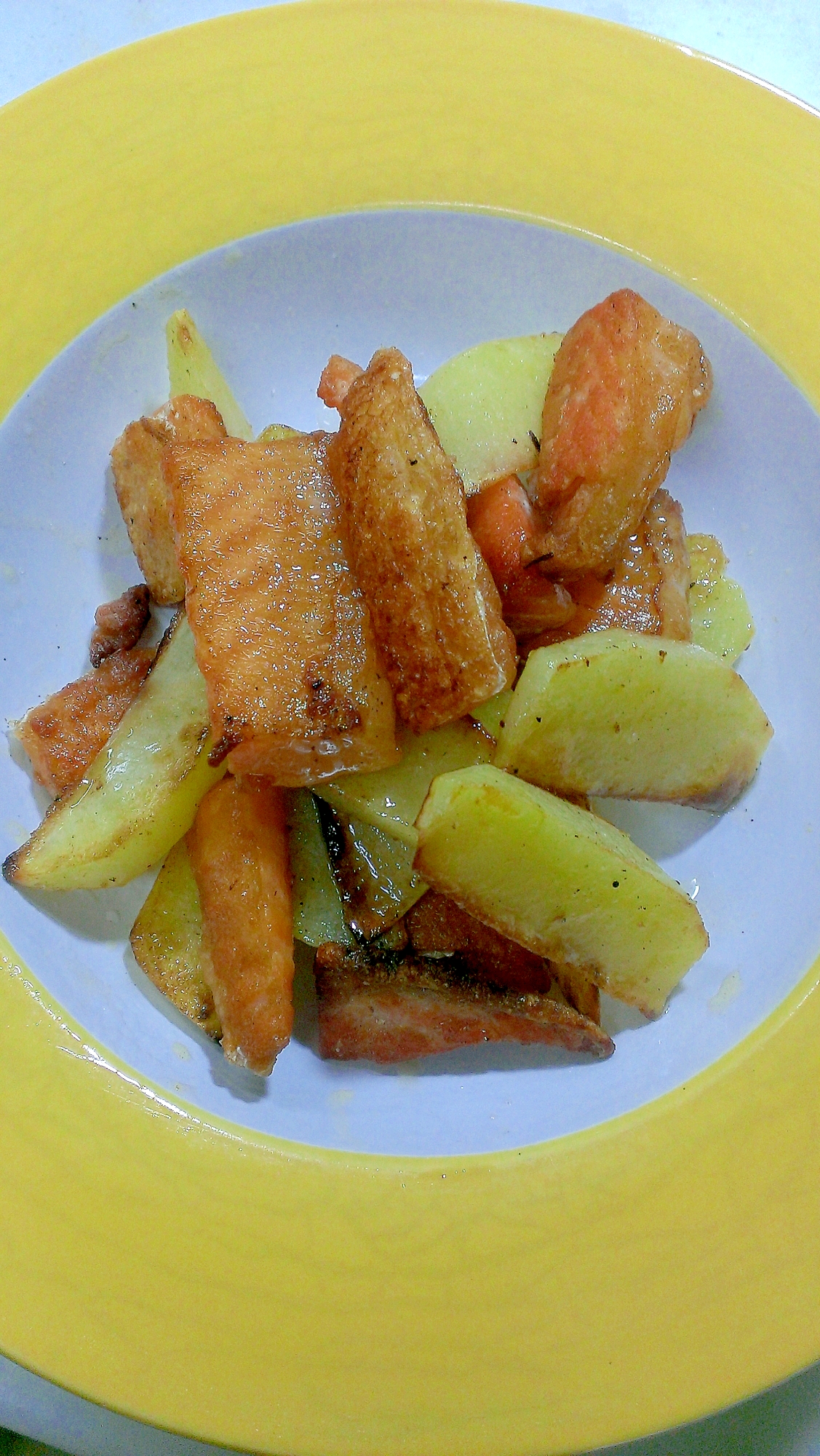 子供が喜ぶ 生鮭ハラスとジャガイモの塩炒め レシピ 作り方 By アルバンドロー 楽天レシピ