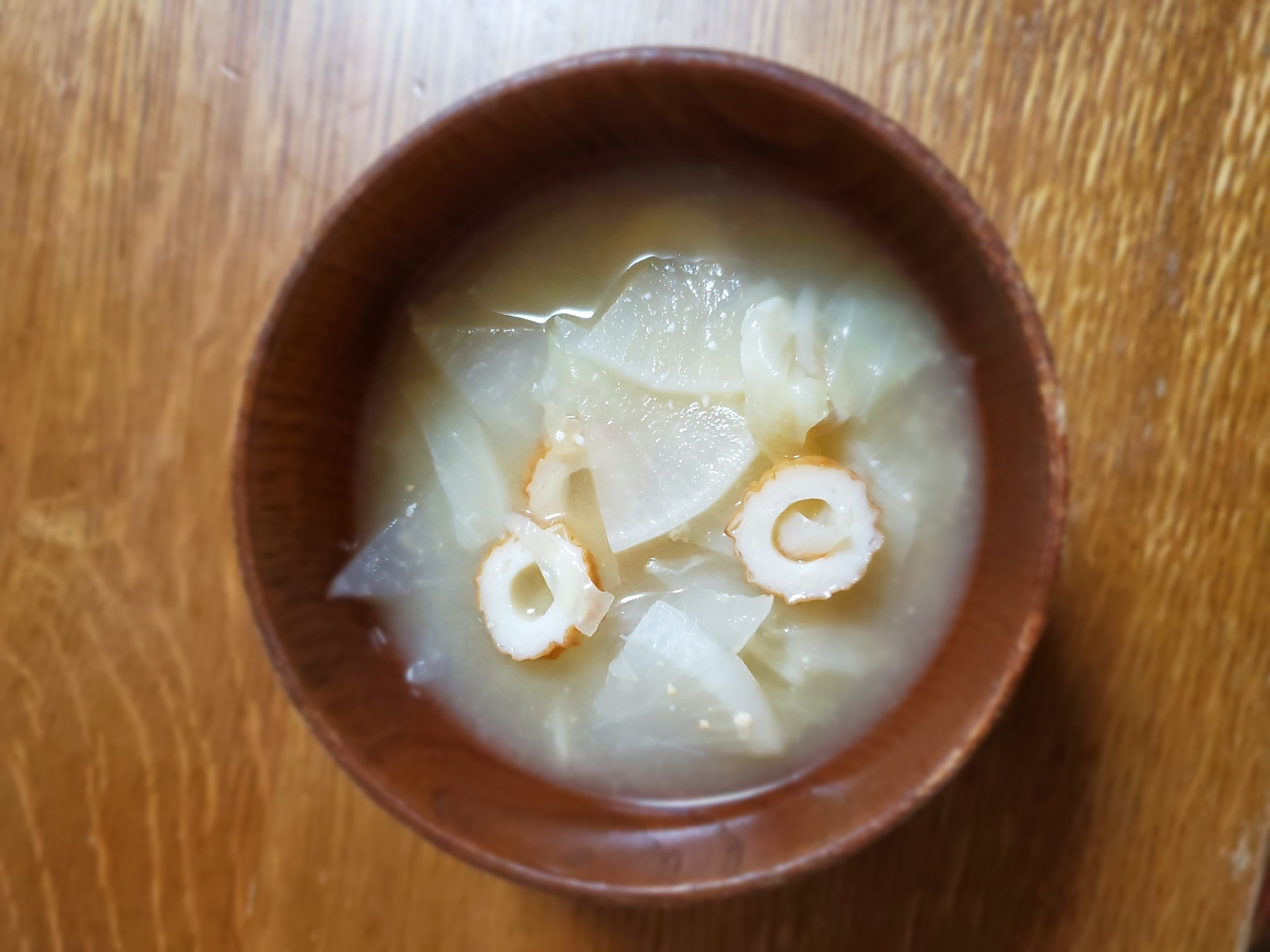 大根とキャベツとちくわのお味噌汁