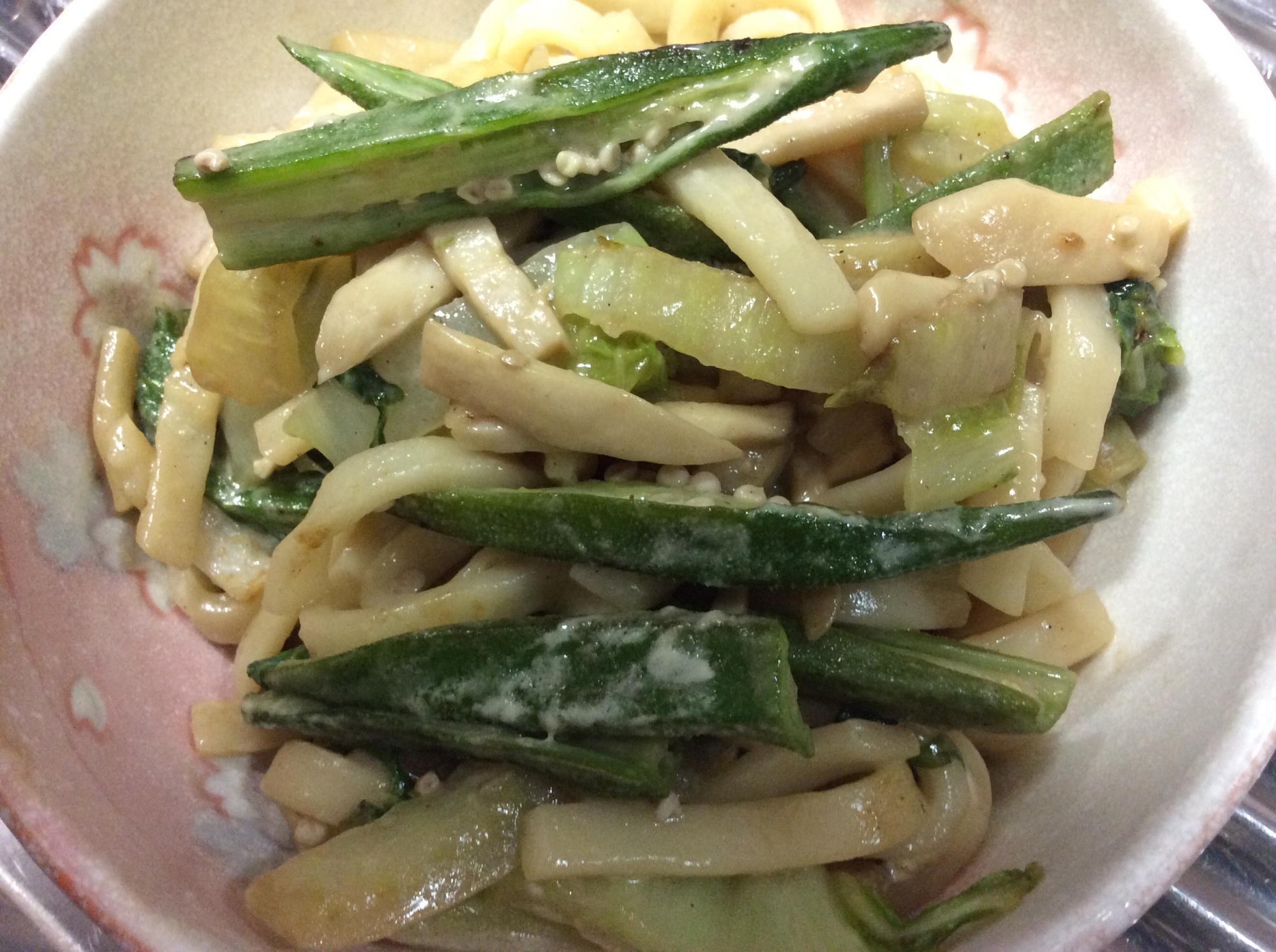 オクラ白菜エリンギ焼きうどん