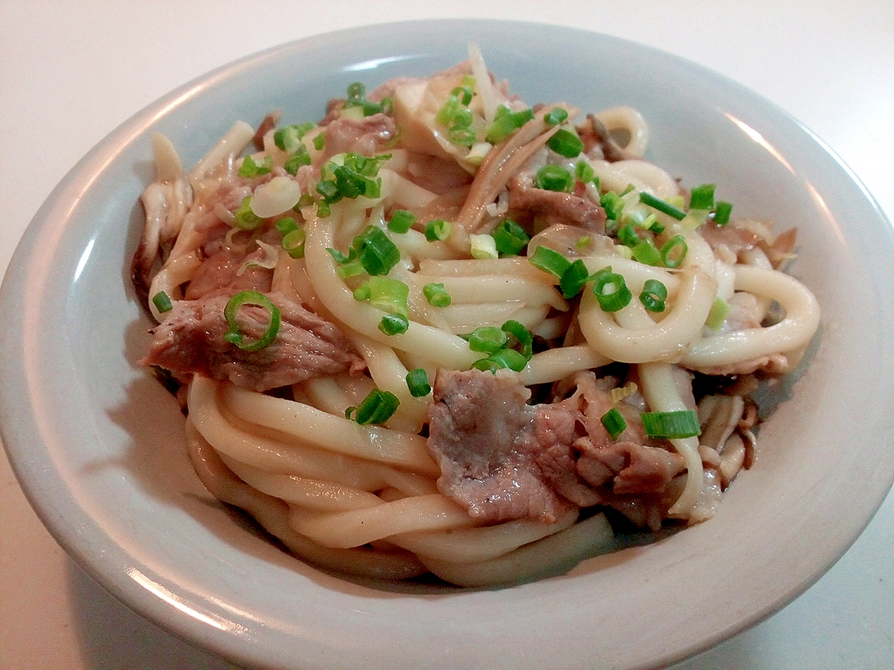 豚肉と玉ねぎと舞茸の焼うどん