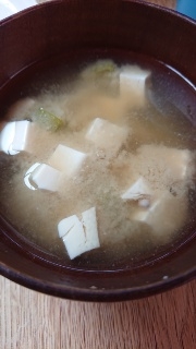 お味噌汁 豆腐とオクラ