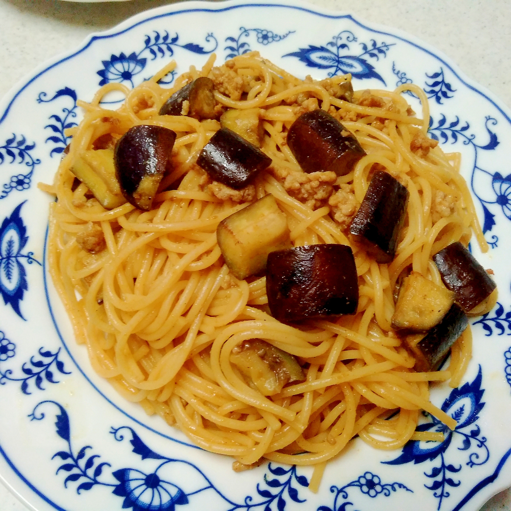 なすと豚挽き肉のカレー風味パスタ