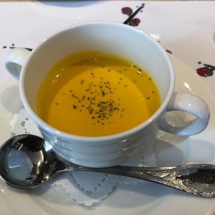 |ｮ'ω'〃)おはようございます♪︎
かぼちゃ豆乳スープで温まりました♡