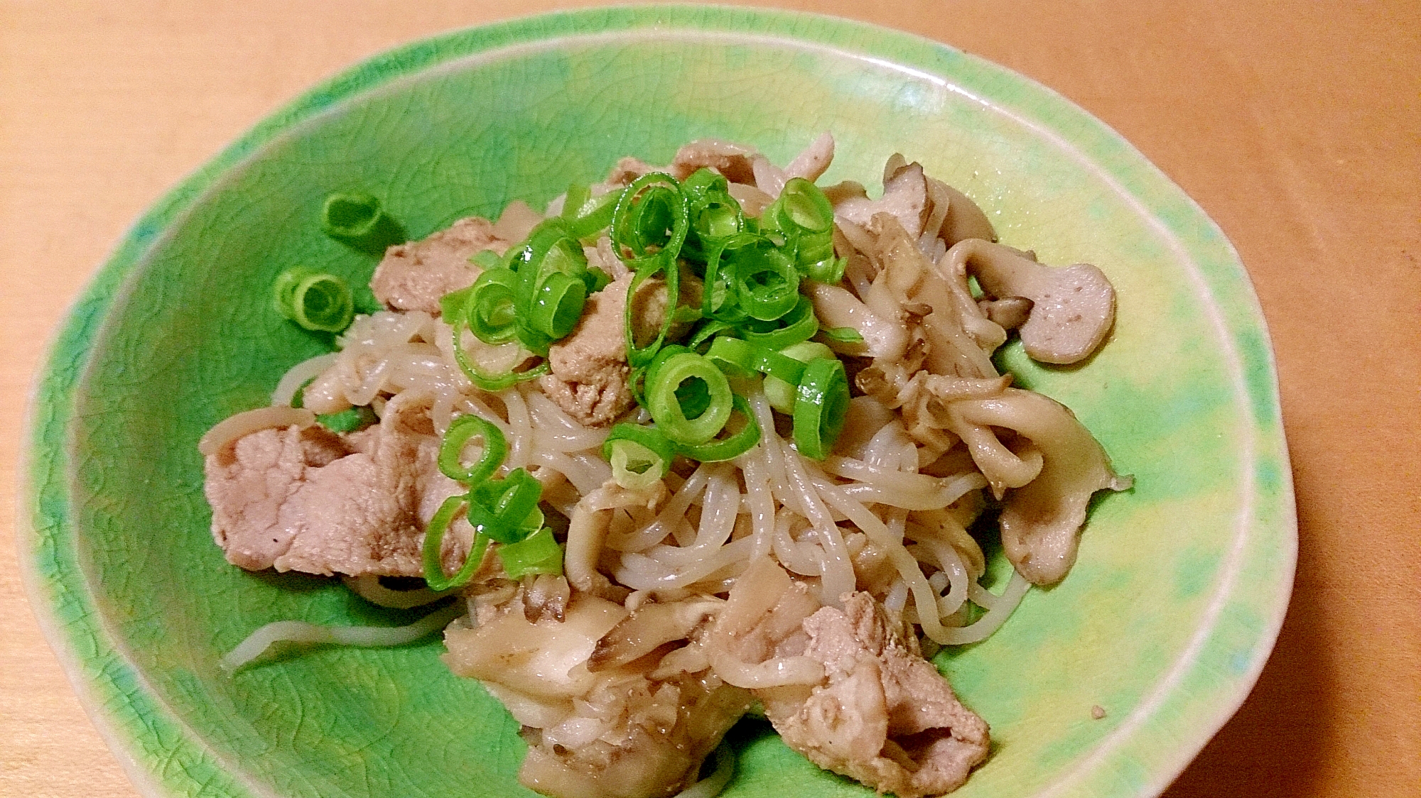 舞茸と白滝と豚こま肉の炒め煮