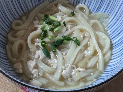 鍋の残り汁で、あったか煮込みうどん