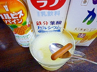 アイス♡シガーフライ入パイナップルカルピスミルク酒