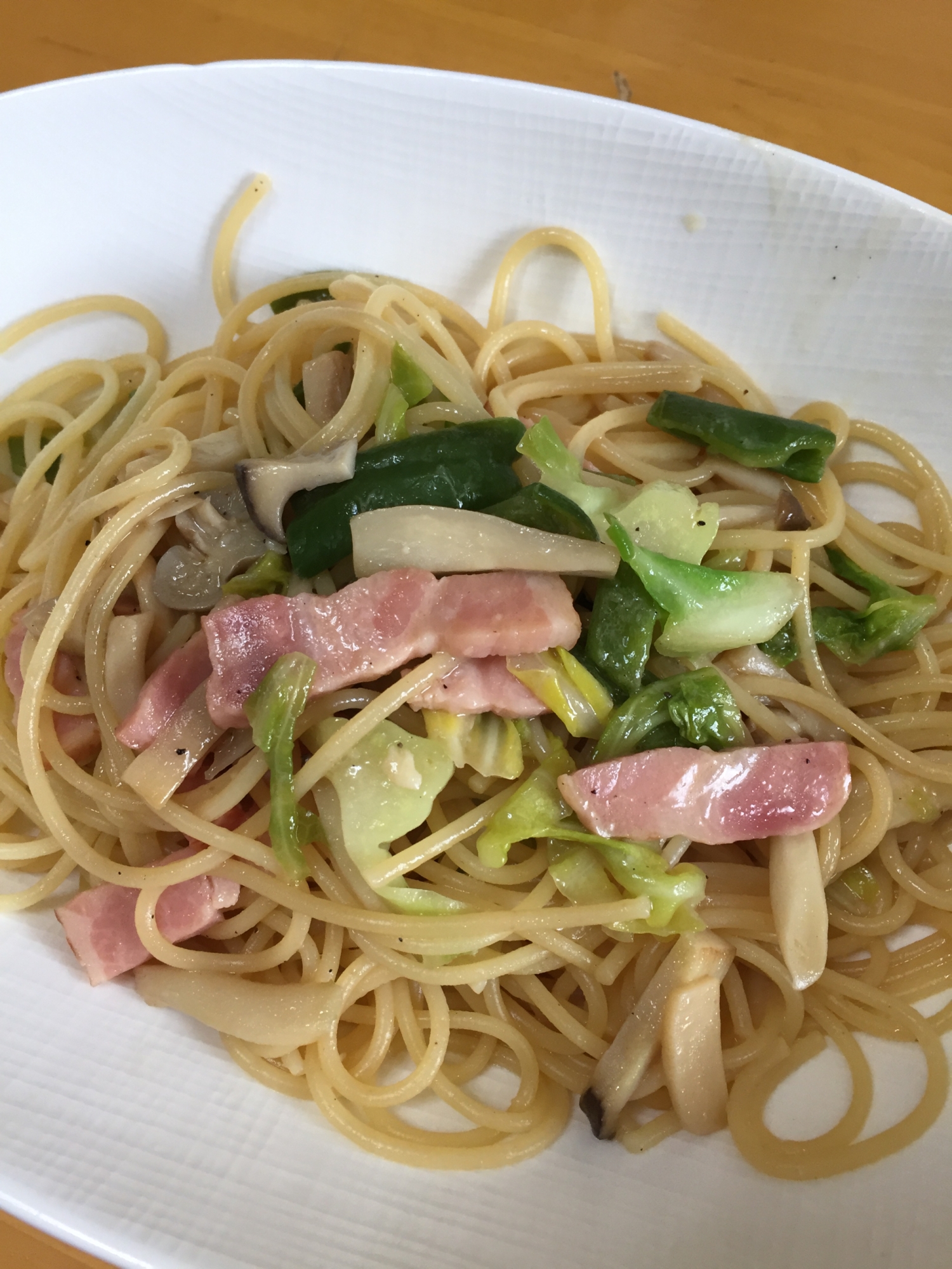 ベーコンとキャベツのマヨ麺つゆパスタ