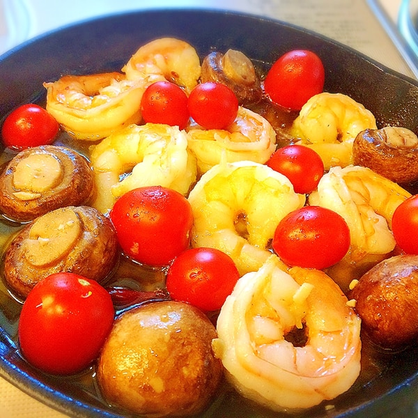 スキレットで簡単 エビとマッシュルームアヒージョ レシピ 作り方 By Cocoa Nana 楽天レシピ スキレットで簡単 エビとマッシュルームアヒージョ レシピ 作り方 By Cocoa Nana 楽天レシピ