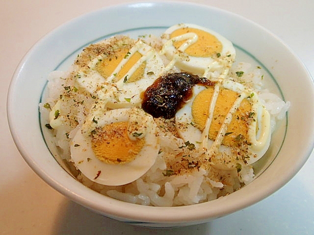 ゆで卵と海苔佃煮のマヨかけご飯