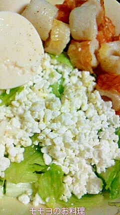 カッテージチーズとお豆腐とちくわのサラダ