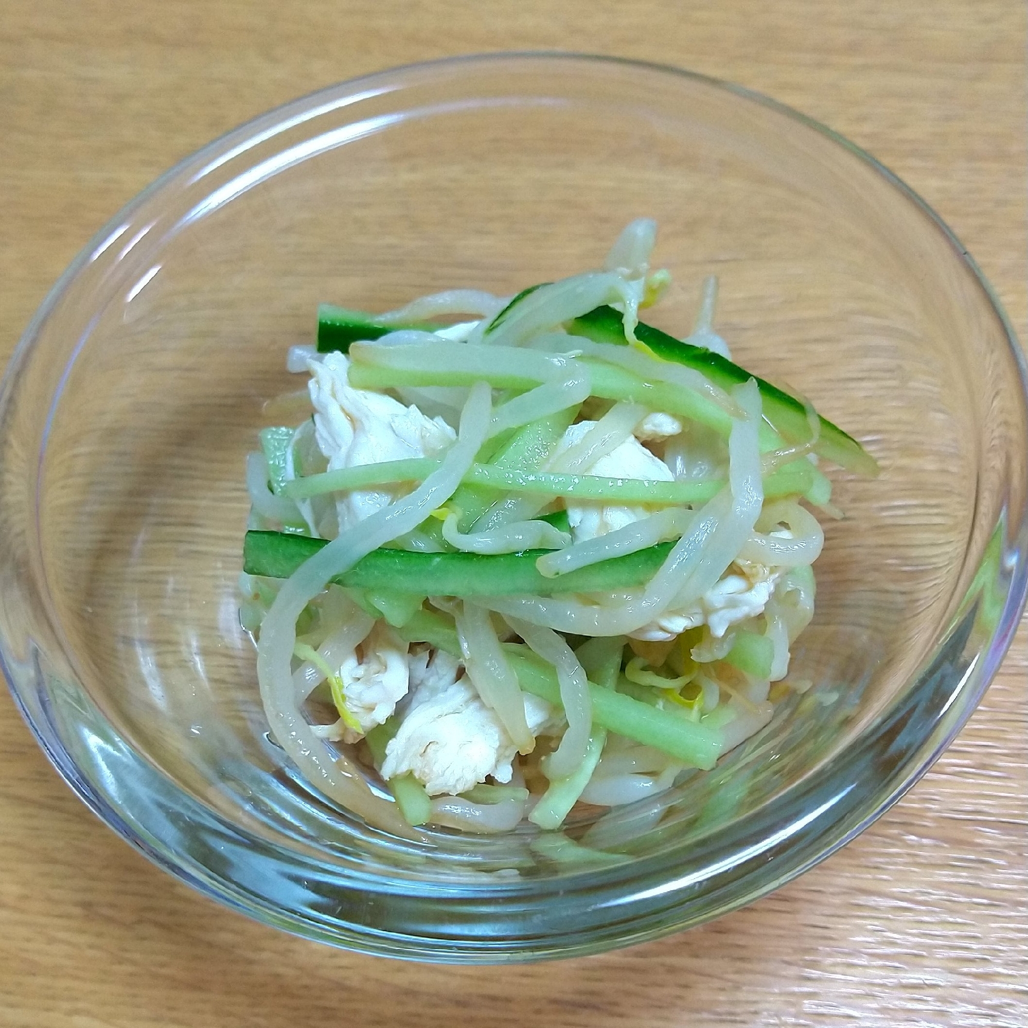 もやしとキュウリと鶏むね肉のポン酢あえ