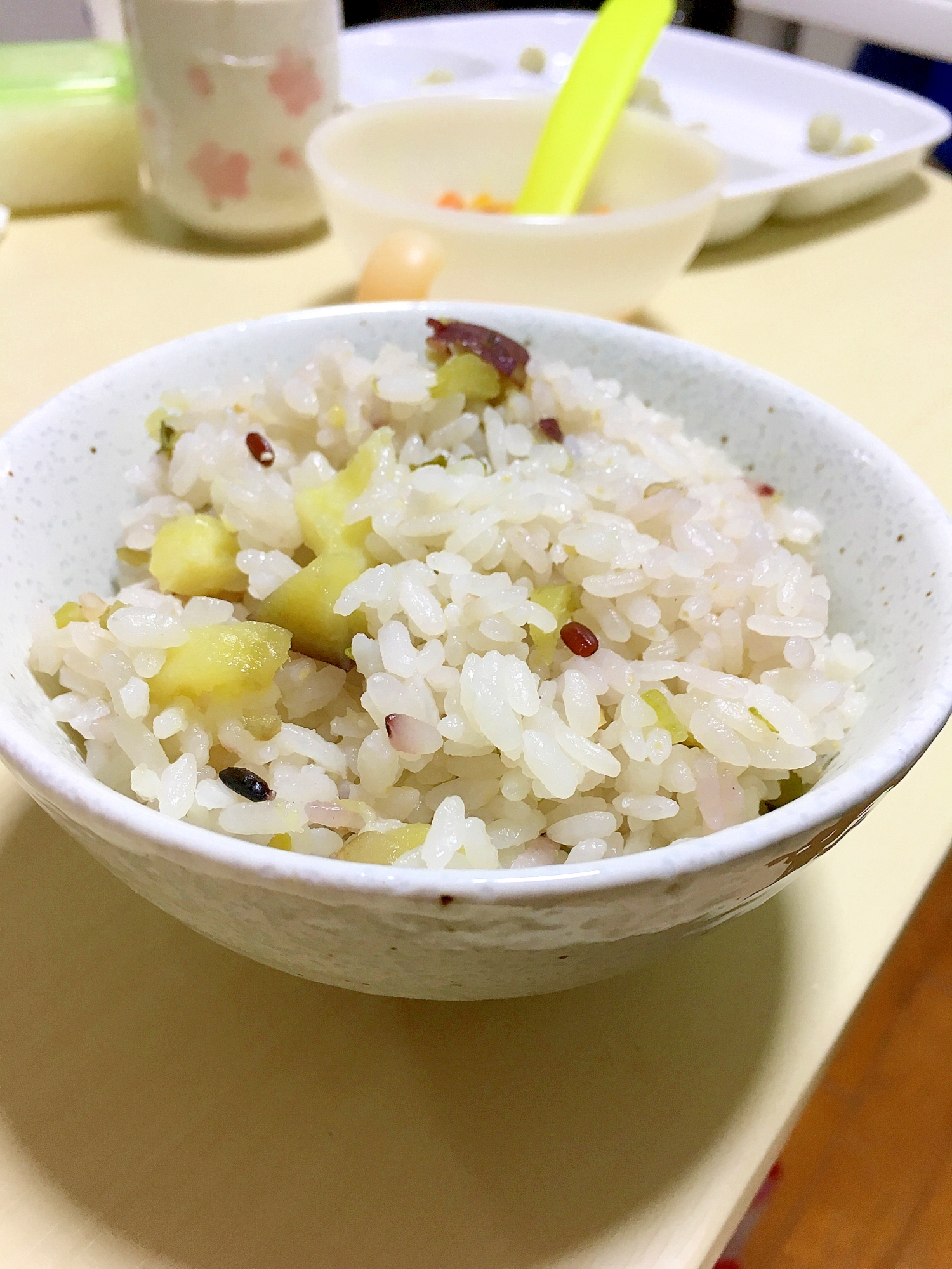 白だしで簡単 さつまいもと大根菜の炊き込みご飯