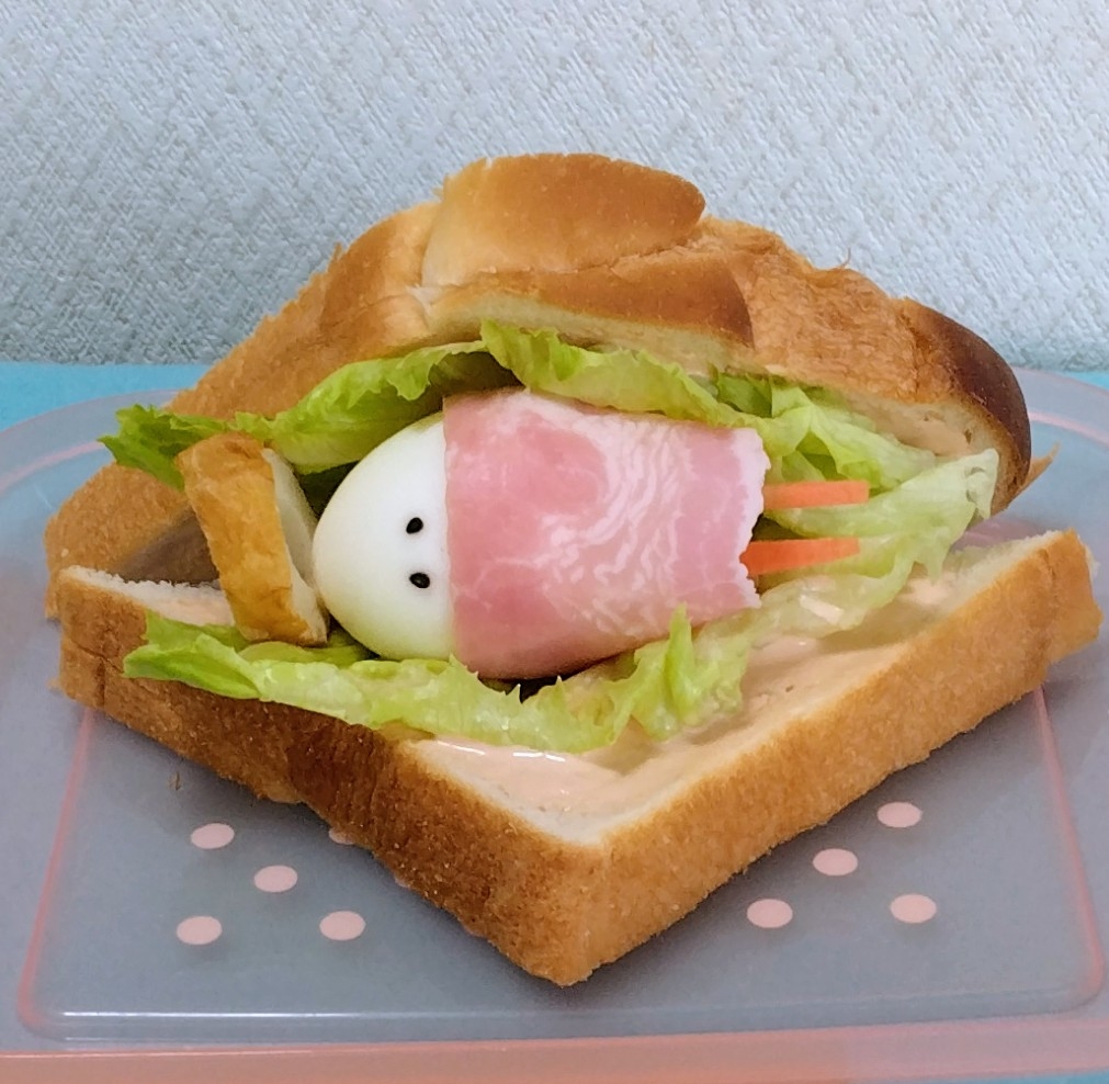 【はさまれて。。。】 BLTサンド