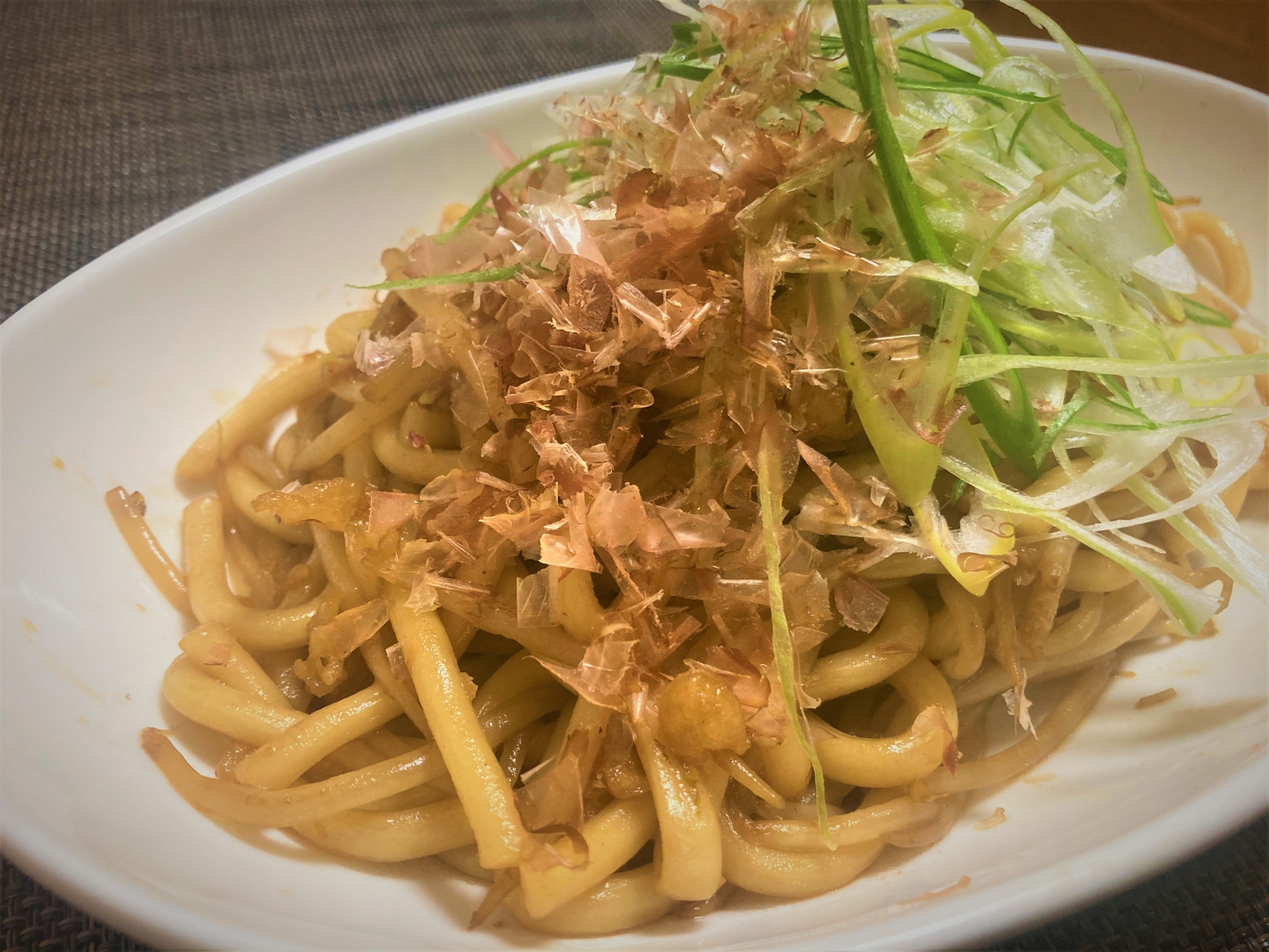 男の100円焼きうどん(税別)