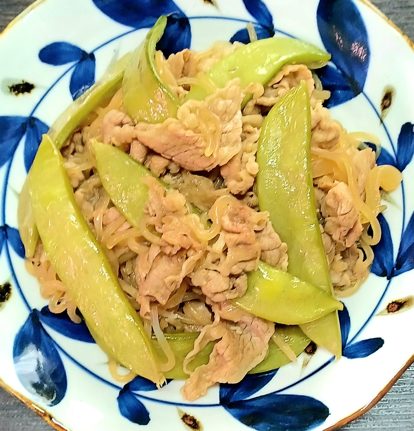 ☆牛肉と絹さやと糸こんにゃくの煮物☆