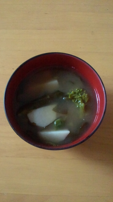 里芋と菜の花のお味噌汁