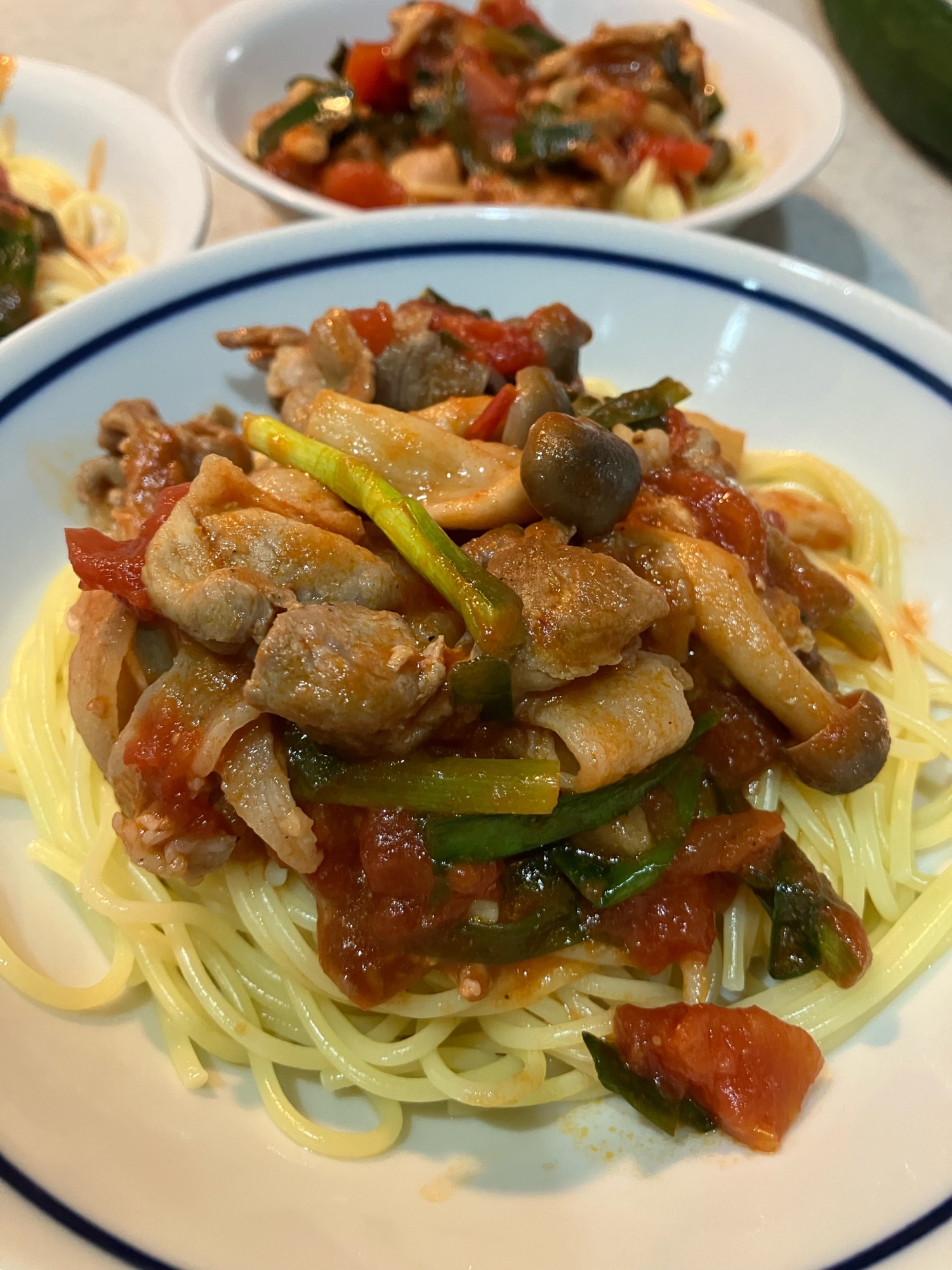 ニラと豚肉のトマトソーススパゲッティ