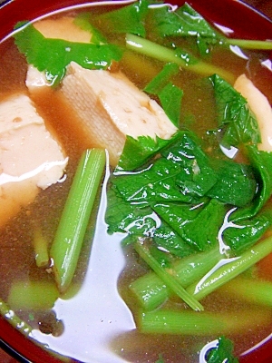 豆腐と三つ葉のお味噌汁