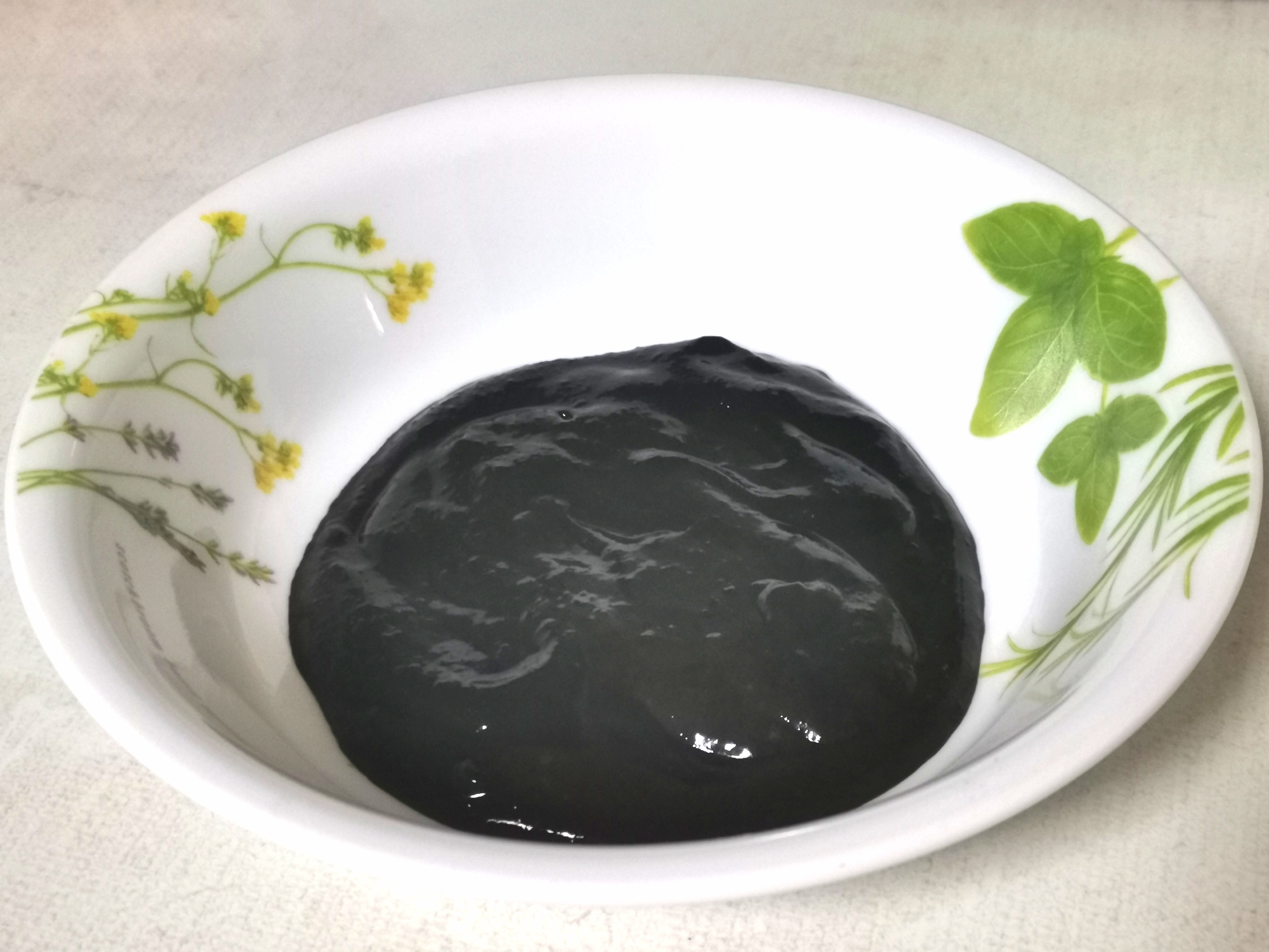 混ぜるだけ! 1分でできるヘルシー即席黒胡麻ダレ