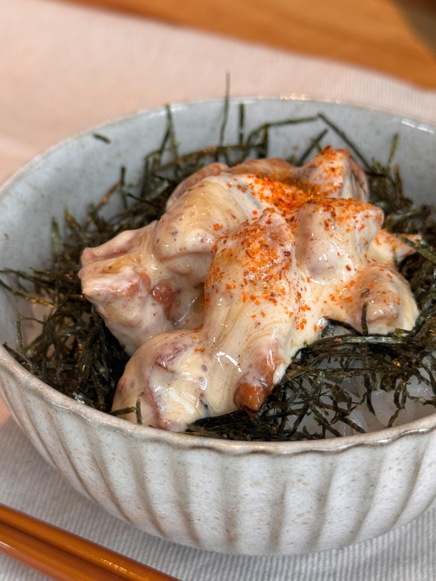 あの定番やきとり缶で超簡単てりマヨ焼き鳥丼