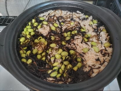 塩昆布と枝豆の炊き込みご飯