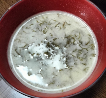 もずくとにんじんのみそ汁