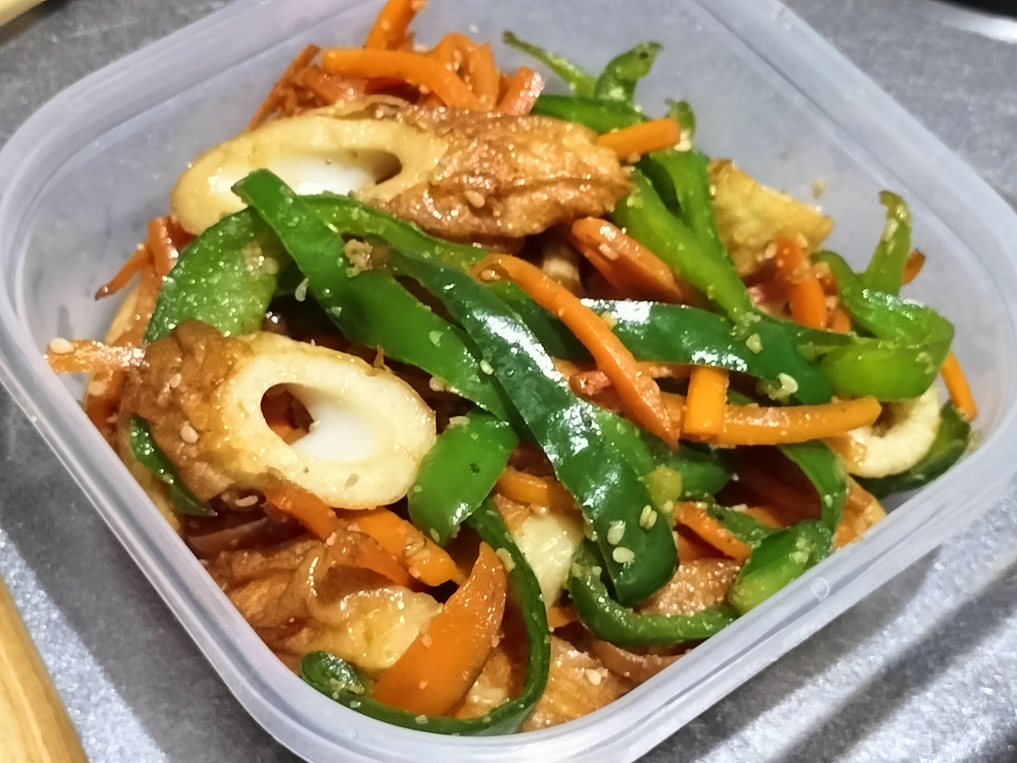 簡単作り置き♪ピーマン人参ちくわ炒め