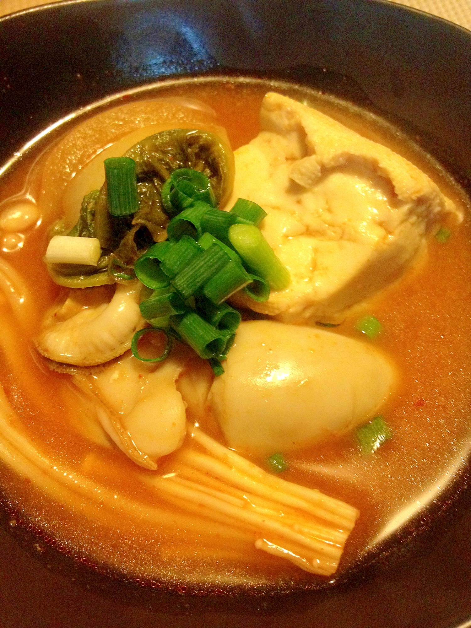ピリ辛味噌で温まる☆牡蠣の鍋